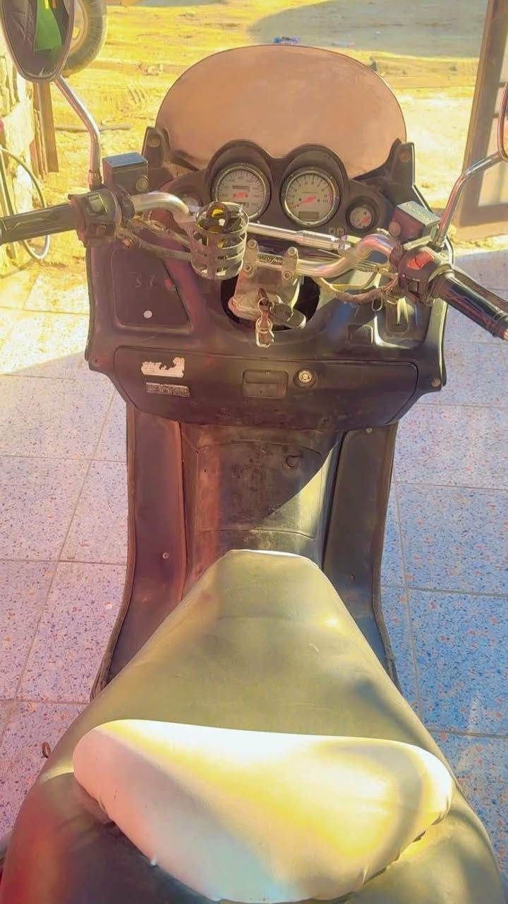 للبيع . ..06 جميع كهربائيته وحساستها شغاله وبلادي يحتجلها صلنصه شويه تعبانه كشرها شوفت عينك درجه خير من الله اطلع معدل  سعرها450 مكنها بابل مركز لمدينه***********
