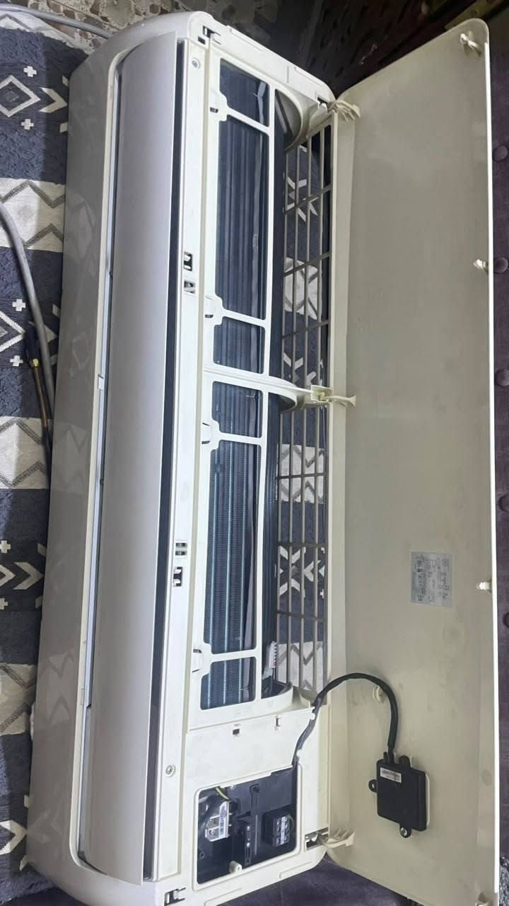 قطعة داخلية فقط ٢طن الريان كاملة ممصلحة السعر ١٠٠الف حي الجهاد ***********
