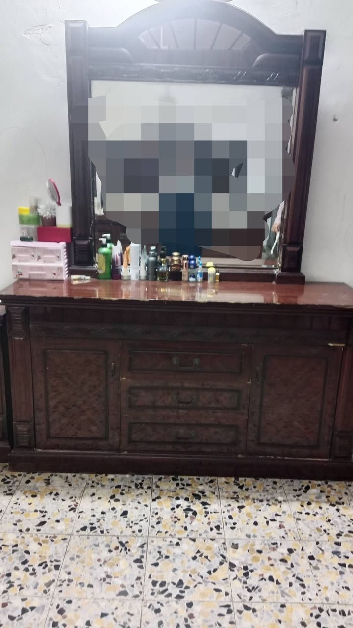 السلام عليكم ورحمه الله وبركاته بيع مستعجل مكاني حي العامل ١٥٠ للاستفسار ***********
