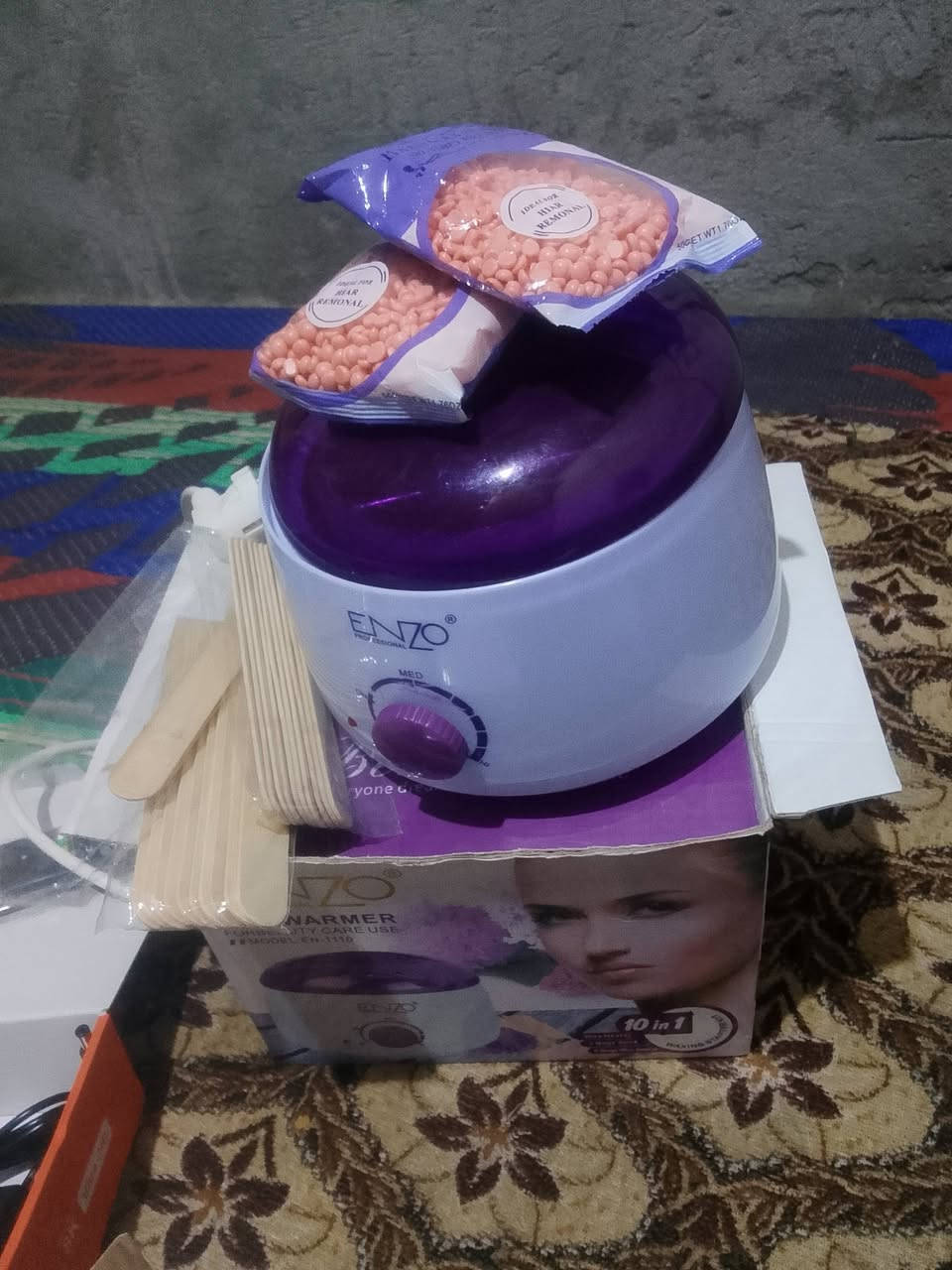 عندي هاي لل غراض للبيع     الابيض جهاز لل تحضير الكهوه السريعه   ***********واتساب
