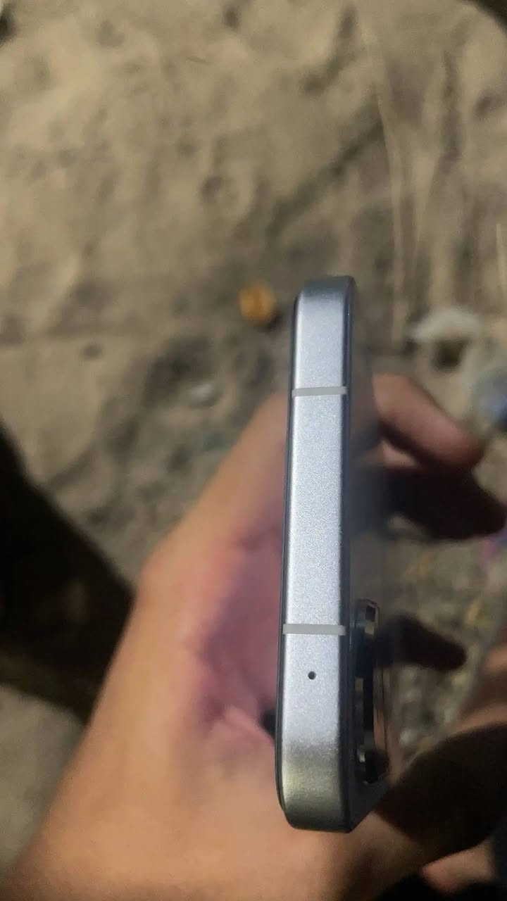بوكو F7 بعده بلاد للبيع قفلل550
زلغ مابي نقطه بشاصي مابي يلمع لمع يخبل ذاكرة 512/24 جهاز قوي كلش وحلو وصارله اقل لشهر عندي غراضه كامله شاحنه90w
عنواني بصرة قضاء المدينة بلكورنيش التقي ماعندي توصيل وماراوس
الرقم ***********

نص مكتوب في الصور:
- Xiaomi HyperOS 3.0.302.0 اسم الجهاز POCO F7 التخزين ٥٢٨,٦ ج.ب / ٥٢٨ ج.ب (16 ج.ب لتمديد المخزن) إصدار نظام التشغيل (ل POCO 3.0.302.0.WOLMIXM.C06 إصدار Android 16 BP2A.250605.031.A3 تحديث أمان نظام Android 2026-05-01
- ٧:٤٨
- حماية البطارية
- معلومات البطارية
- صحة البطارية
- ٩٨%
- الدورات
- ٢٦٧
- بيانات التصنيع
- يونيو ٢٠٢٥
- أول استخدام:
- نوفمبر ٢٠٢٥
- حماية شحن البطارية
- شحن كامل
- لتمديد عمر البطارية، سيتوقف الجهاز عن الشحن عندما يصل مستوى البطارية إلى ٨٠% وسيقوم بالشحن الكامل فقط عند
- الجدول الزمني
- الشحن الذكي
- لإطالة عمر البطارية، سيتعلم النظام كيفية شحن جهازك ويتوقف عن الشحن عندما تصل نسبة البطارية إلى ٨٠% في الحالات المناسبة.