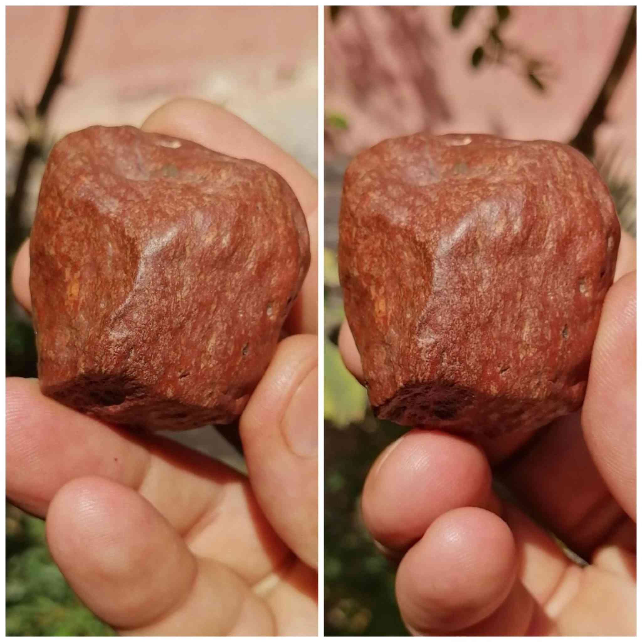 احجار ملاكط اليشب الاحمر والقنداش قاطع النزيف والنيزك وزوعة الحيه والعقيق الزجاجي والسلطاني والسليماني للبيع

نص مكتوب في الصور:
- عقيق خام ملاكط يشف بالضوء
- سليماني خام مصور وجه دب او قرد
- حجر سلطاني مصور رباني للبيع