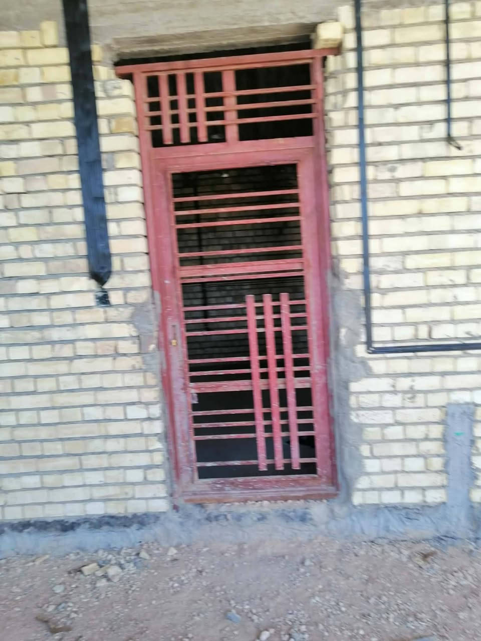 شبابيك ٢×٢ • باب ١×٢٫٢ • سعر مناسب