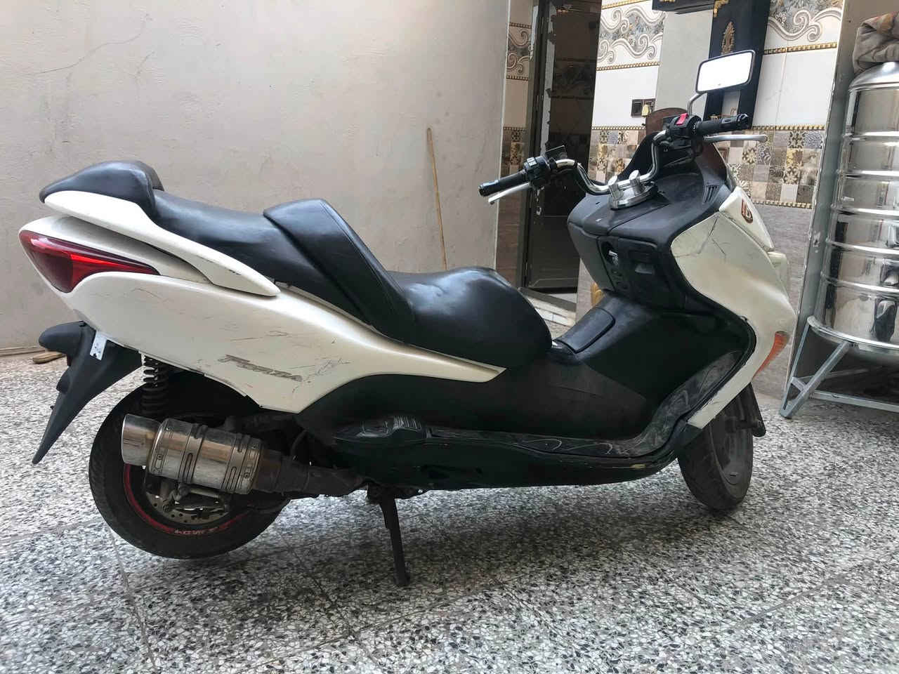 سلام عليكم للبيع فورزه08
السعر 600وبيها مجال
***********
