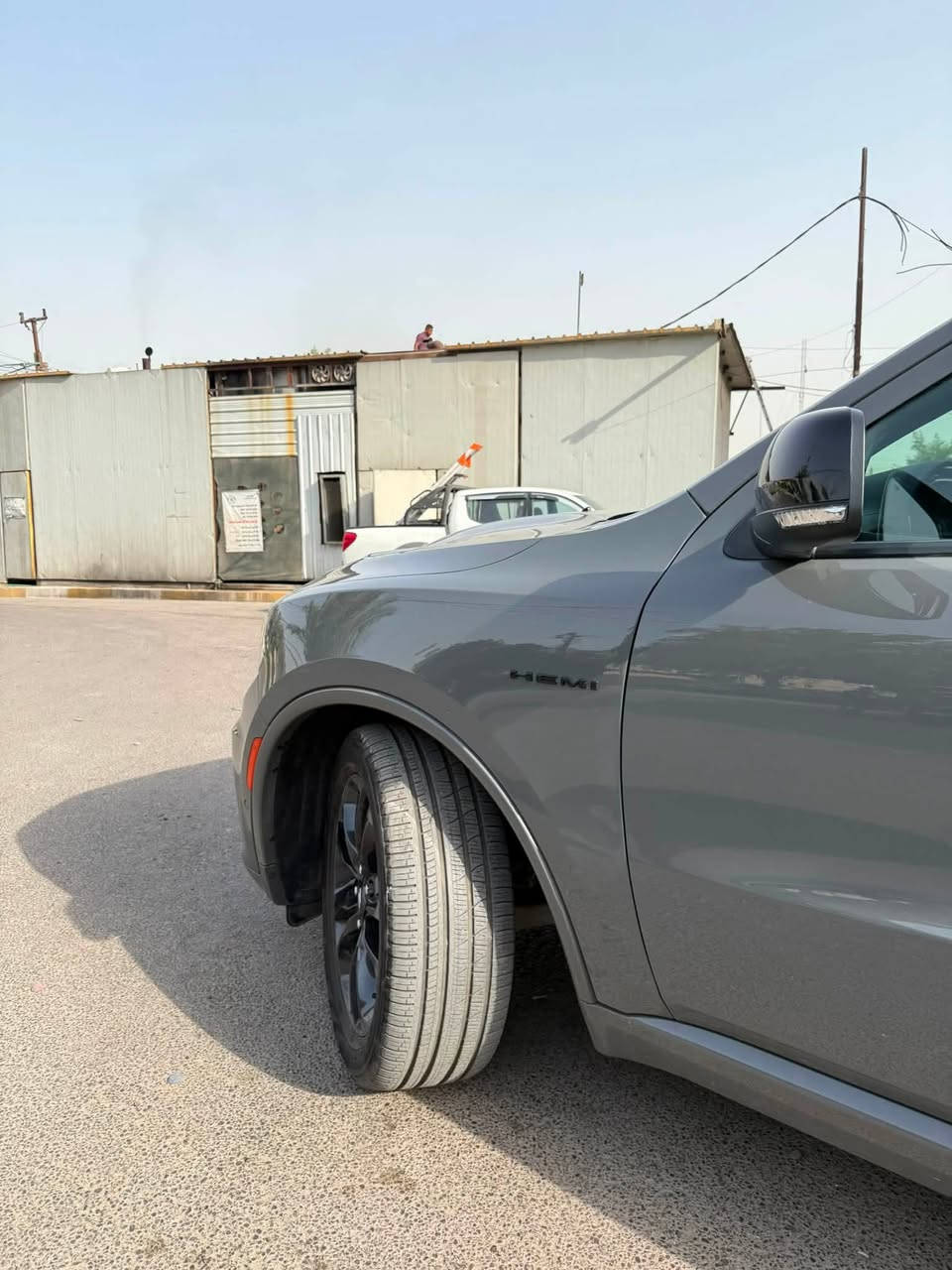 السلام عليكم 
الجميلة للبيع دوج دورنكو هيمي 5.7 v8 بلاك ادشن وارد امريكي 

كفالة عامه من دعاميه لدعاميه 2023 كلين تايتللل
ماشية 42 الف كيلو مترر 

فول مواصفات شاشة جبير
رادار فتحه سقف 
حساس خلفي امامي
كشنات جلد تدفئه تبريد 
كشنات متصله 
فول الفول 
سياره مال بيت 

مكان السياره بغداد السيدية 
*********** 
للشراي فقط لحد يتصل يسأل سياره مكفوله الي تعجبه يجي يشوفها
