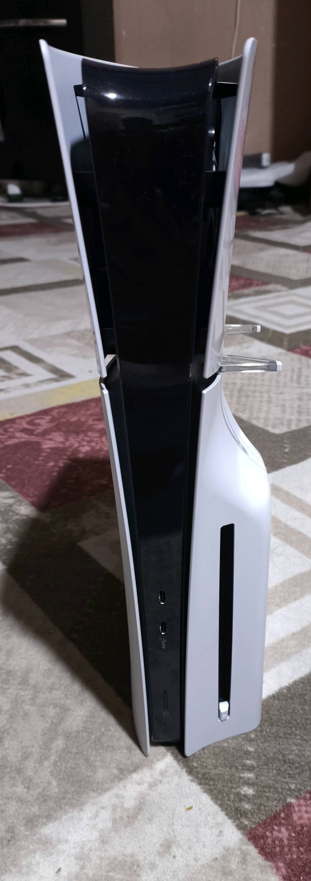 جهاز PlayStation 5 Slim (نسخة أقراص CD) - امريكي 1تيرا مع جميع ملحقاتة (الجهاز اون لاين)
جهاز PlayStation 5 Slim (نسخة أقراص CD) - امريكي 1تيرا مع جميع ملحقاتة (الجهاز اون لاين)
للبيع: جهاز PlayStation 5 Slim (نسخة أقراص CD) - الإصدار الأمريكي

: بلاي ستيشن 5 سليم (PS5 Slim) مع محرك أقراص (Disc Edition) - إصدار أمريكي. 

الحالة: مستعمل بحالة ممتازة جداً وكالجديدة، خالي من أي عيوب.

الملحقات المرفقة: 

يد تحكم أصلية DualSense.

كرتون الجهاز الأصلي بجميع ملحقاته (سلك الطاقة، سلك HDMI، وسلك الشحن).
اقبل مراوس pc

المكان: [البصرة/ابو الخصيب]

السعر المطلوب: [760] بيه مجال

للتواصل: [***********]