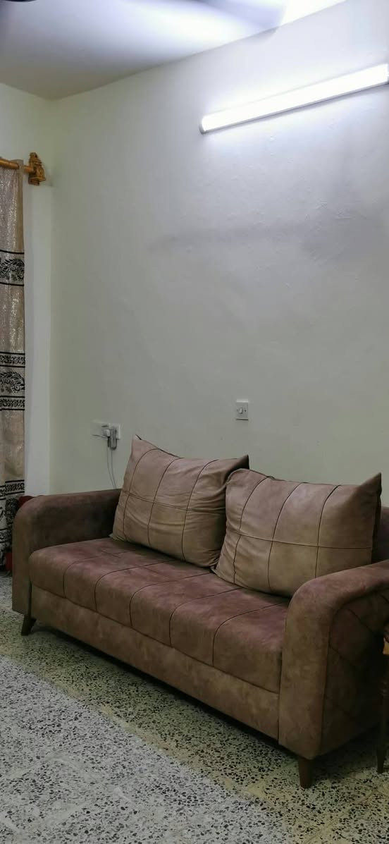 كنبة • بغداد • قابل تفاوض