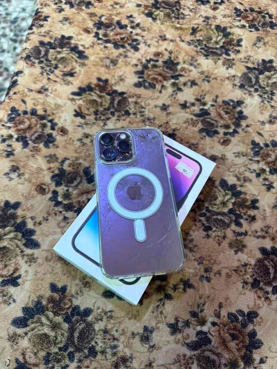 السلام عليكم اخوان ايفون14برو ماكس
بطاريه93🔋
ذاكره256
الجهاز مبدل شاشه نوعيه ممتازه +ضهرة مفطر مثل مموضح بل صوره 
مكاني بغداد الحبيبيه
سعر الجهاز 600وبي. مجال. ومن عيوني
رقم الهاتف📞***********
والشراي اتصل وبيك خير وتدلل😍

