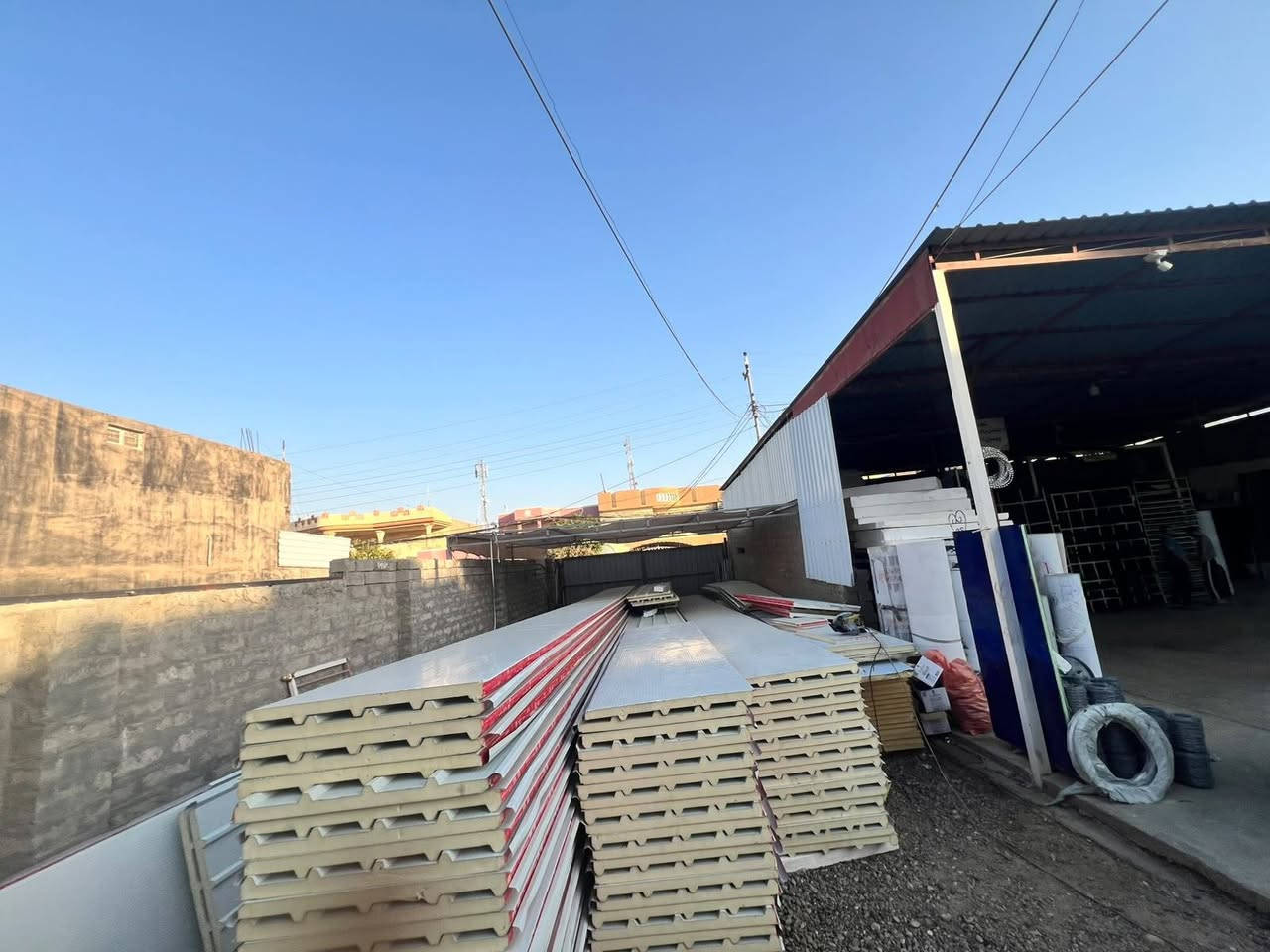 الاسعار تنافسية جملة الجملة
وصول سندويج بنل جديد و نوعيات / كافه القياسات حسب الطلب موجود /توجد خدمه توصيل 
للتواصل الاتصال على الرقم ***********
العنوان –صلاح الدين الشرقاط
