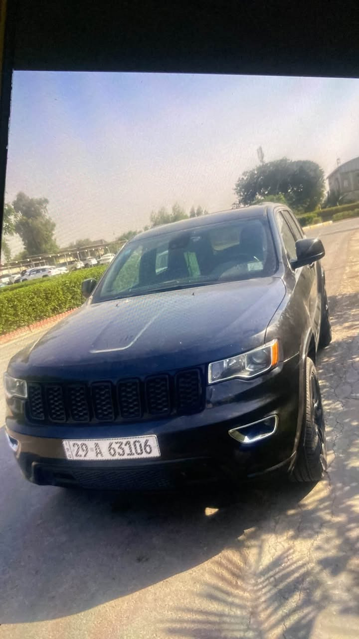 جيب شيروكي بلاك توب شفتات كير فتحة سقف كير طياره من الاخير سياره فول مواصفات كلش هواي موصفات شرط بانزين عادي المحرك وكير خير من الله ماكو قطره دوانز بنيد مبدل والجاملغ رش بي فقط ١٦٥ بي مجال قليل مراوس حسب القناعه الاتصال ***********
