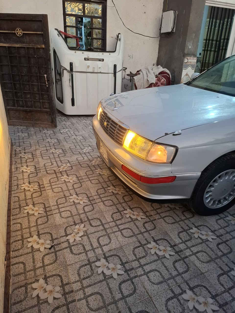 مرحبا بطه مديل93سياره نضيفه محرك وكير حاويه حداديه وتاير جدد رقم قادسيه لماني سياره مكفوله كص ونقل وعيب شرعي سعر52 رقم لهاتف***********

