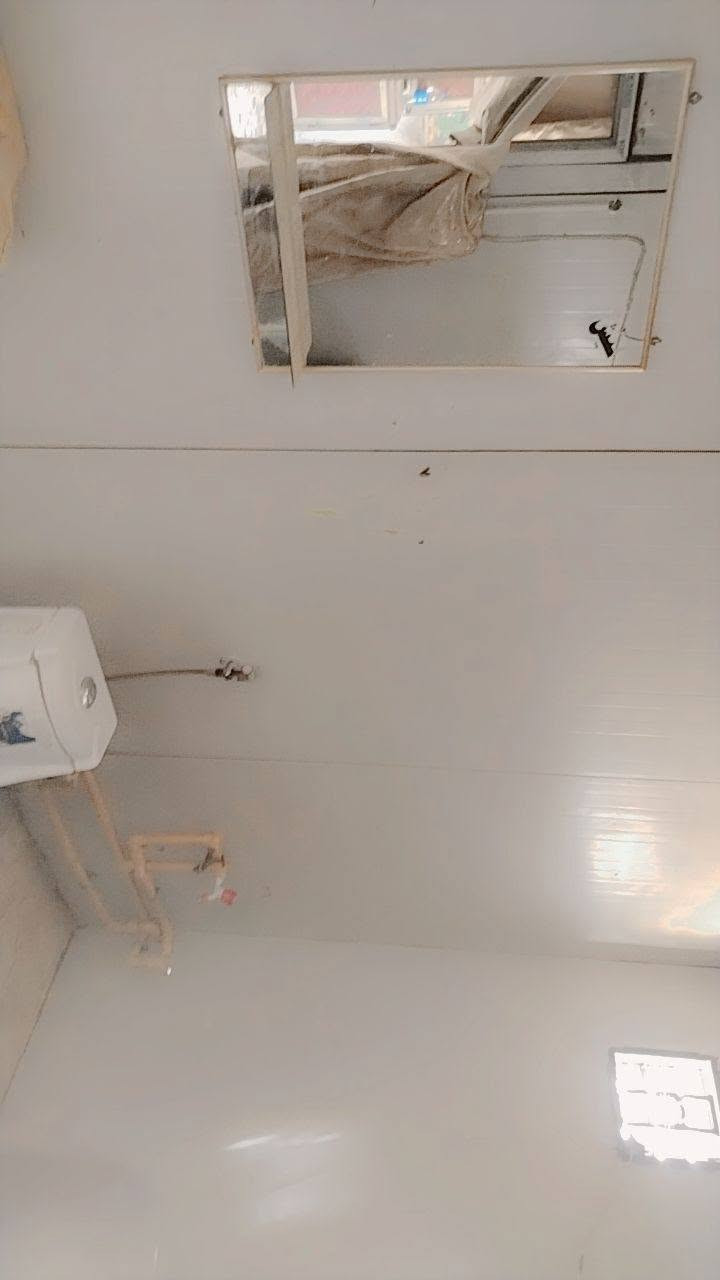 سلام عليكم كرفان كامل بدون ارضية للبيع... يحتوي على غرفتين ومطبخ وحمام... بغداد حي الاعلام...*********** واتساب
