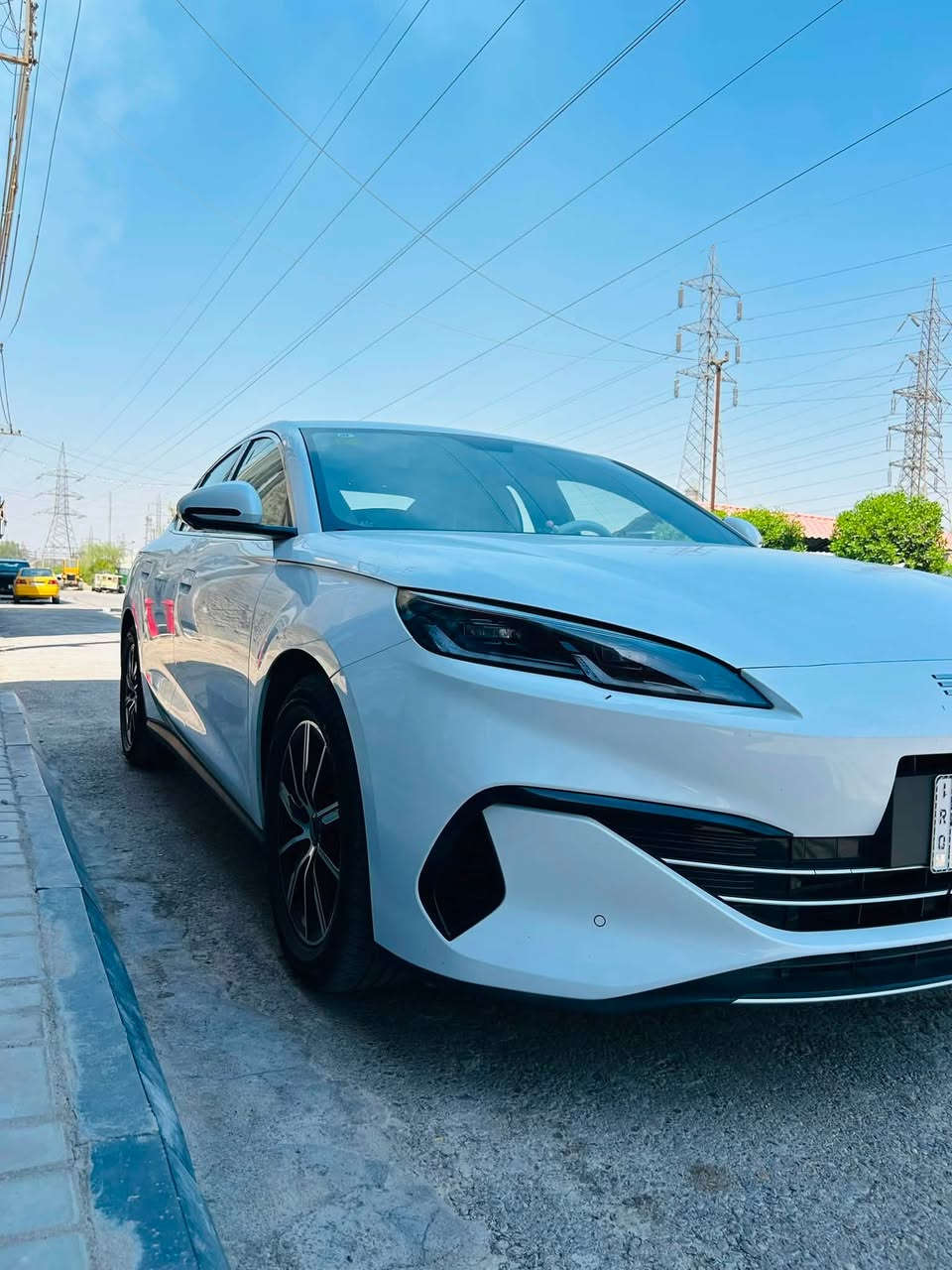 السلام عليكم BYD سيل6
موديل 2025
ماشيه 18 الف
سياره بيه طخه بسيطه كلش وخليت الصوره مال طخه ونصبغت شويه على كد الطخه ماشر عليها بل صور تلكوها سيارت تجي فول عدا الفتحه سياره بعدها بريحه الشركه والشراي يخابرني لو يتواصل عل واتساب *********** مكانها بغداد الدورة 
السعر المطلوب 23.500 مليون وبيها مجال قليل وقبل لاتعلق روح جيك سوكها وسعرها وتعال اني بخدمتك
