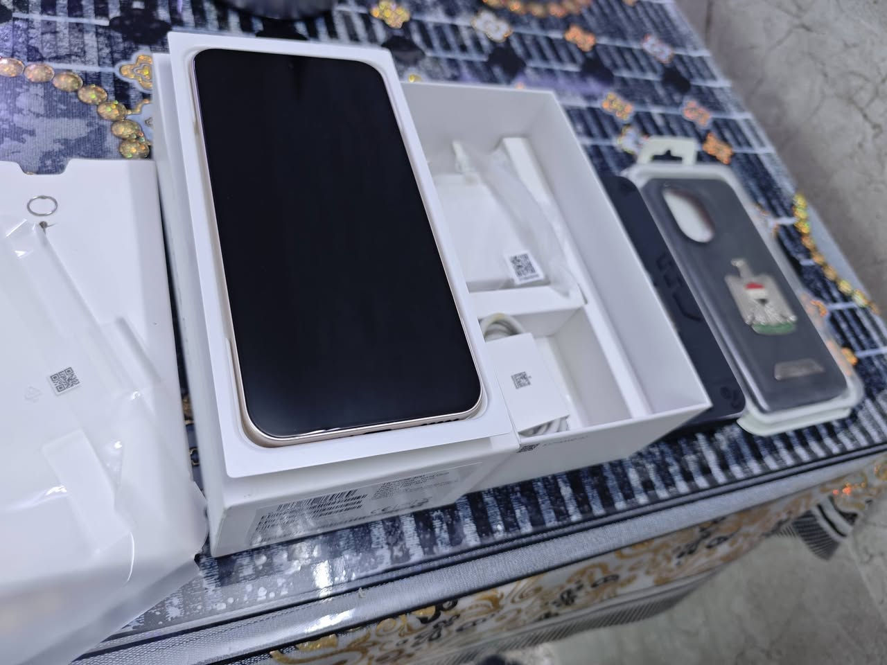 Honor 400 | ((العادي)) | هونر 400
جهاز هونر 400 ذاكرة 256

نظافة الجهاز 100%

من الصور تگدر تشوف نظافة الجهاز

الجهاز مكفول كفالة عامة من كلشي لا داخل صيانة ولا مفتوح

ملحقاتة كلها كاملة

الملحقات :- {الكارتون بكامل الملحقات} ، {الشاحنة} ، {دبوس الشريحة} ، {حافظات عدد 2 }.

الجهاز رايدة بـ480 الف
مكاني بغداد الدورة
متواجد خاص او رقمي 
***********
