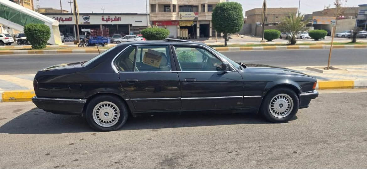 بي ام 735اصل
رقم انبار تحويل بنفس الوقت 
موديل 91
كير و محرك 735شرط
تبريد ثلج 
صدر امامي حلوو
صدر خلفي يرادله بوش مصوغه حزام جماليه 

سعر 45 وبيه مجال مكان بزيبز عامريه الفلوجه او مراوس اقل وفرق 
***********
