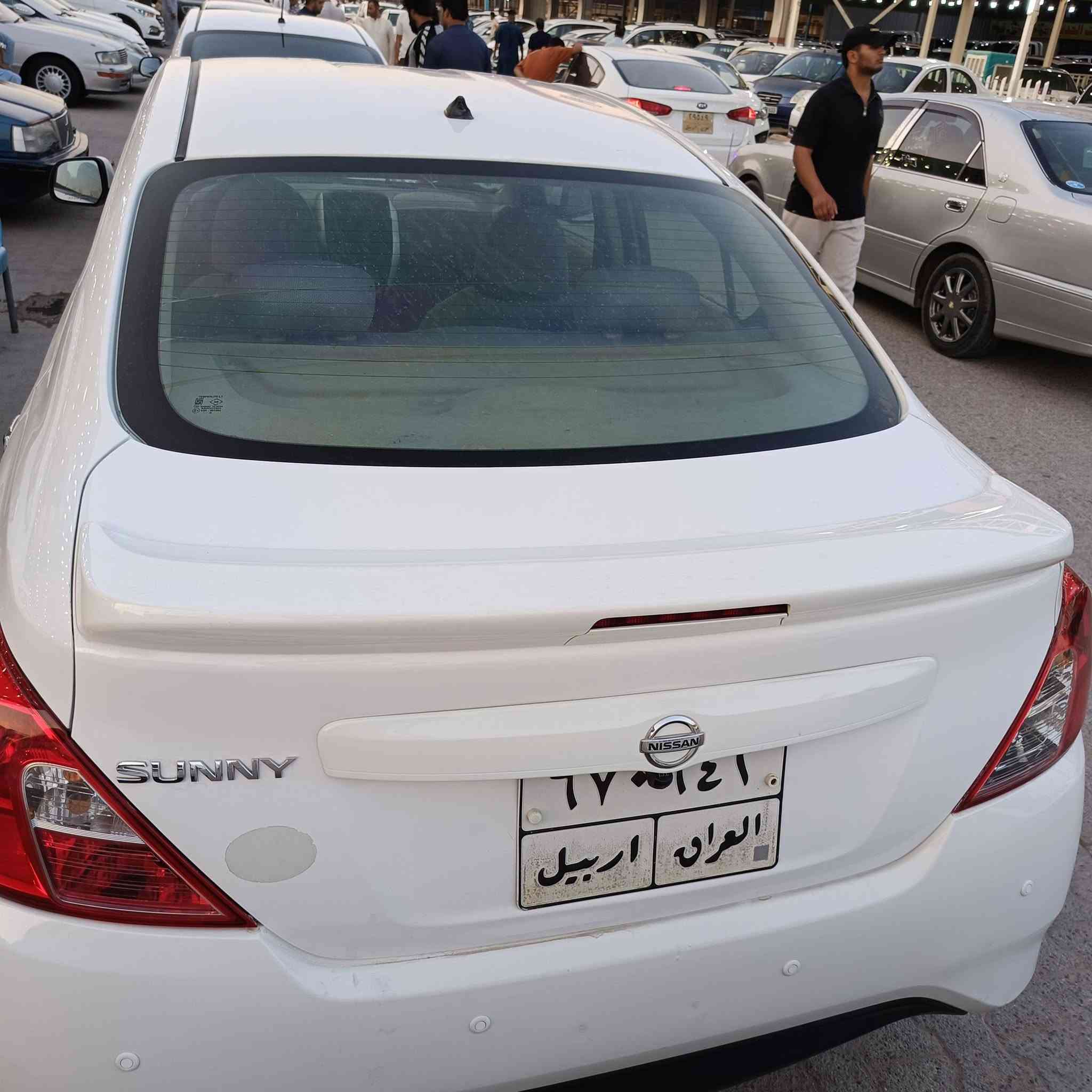 السلام عليكم 
نيسان صني هندي بليته زركه موديل ٢٠٢١ سياره نضيفه ومكفوله عدا بارد بصيط الجاملغ  مكفوله من الصبغ ولتبديل السياره جهاه تبريد وحداديه وكير ومكينه و تخم تايرات جدد  عنواني النجف الاشرف السعر 98 وبيها مجال 
للتواصل : ***********
