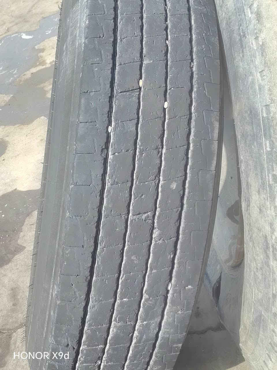 زوج تاير • صيني • ٢٢٫٥