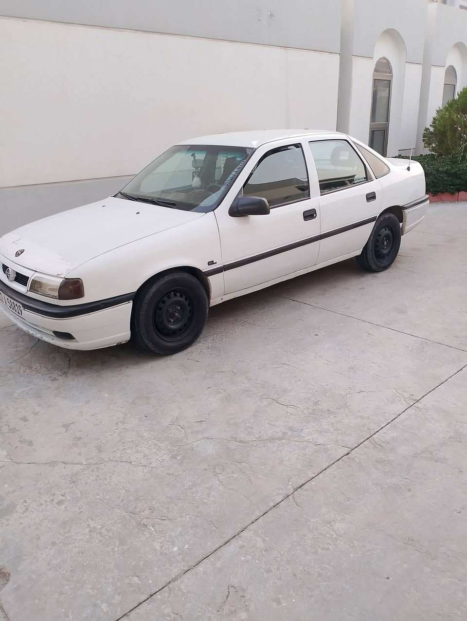 للبيع اوبل فيكترا موديل 92حجم 20شرط تحويل ثاني يوم كير محرك جديد بي كوبون بنزين كاربايات شغال بلادي تبريد للاستفسار ***********
