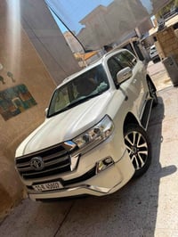لاندكروز • ٢٠١٧ • مكفوله من صبغ