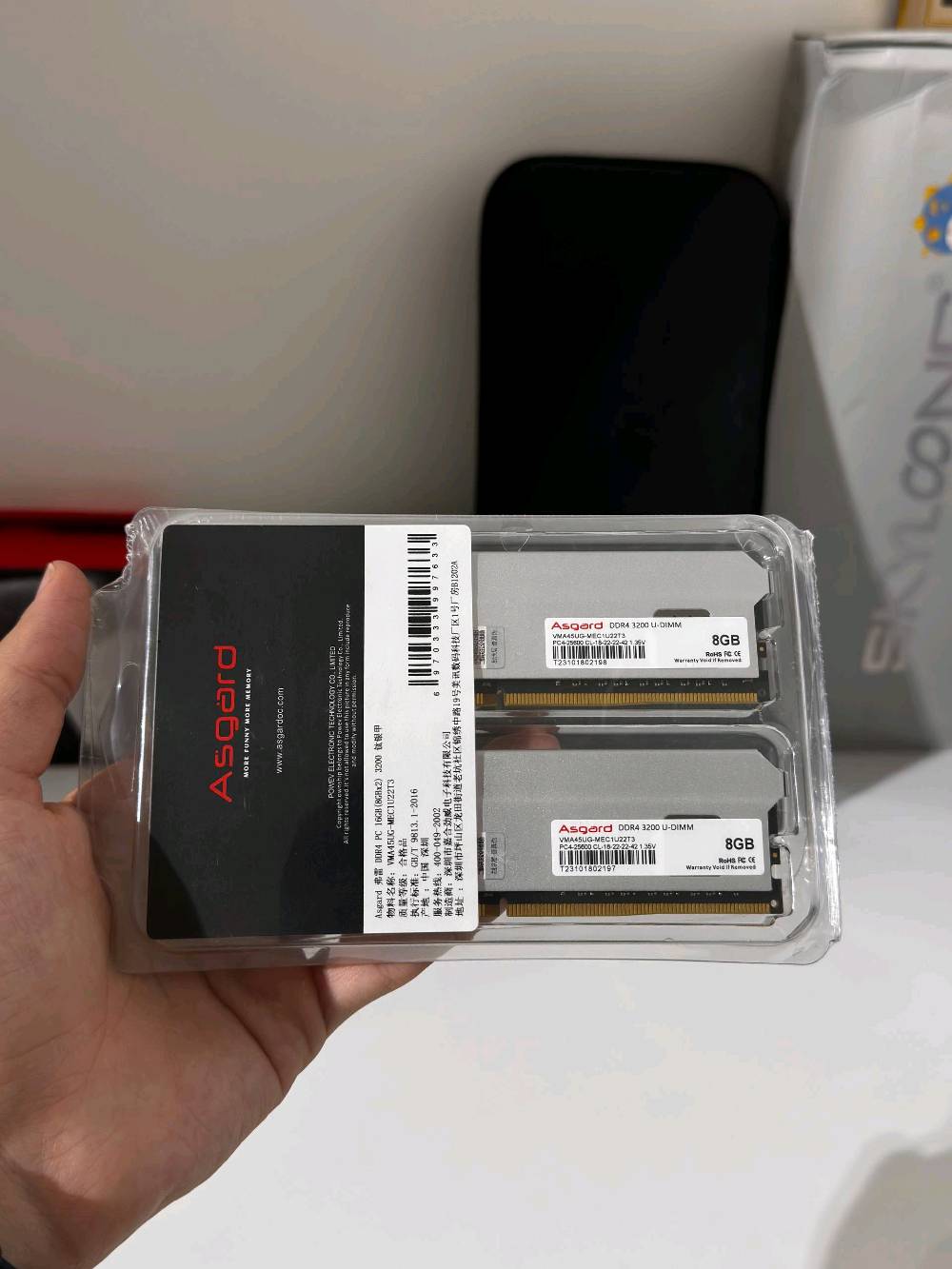 السلام عليكم، رامات(8×2) Asgard ddr4 سرعاتهن 3200 للبيع جديدات فقط مفحوصات سعرهم 150 الف،مكاني موصل