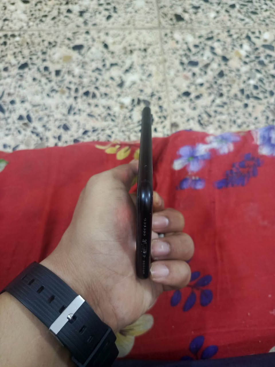 سلام عليكم
اكس آر 
بلادي 
ذاكرة 128
مراوسه بوكو x4برو 
أو بيع سعر 170
جهاز بلادي 
بطاريه 75 
***********
