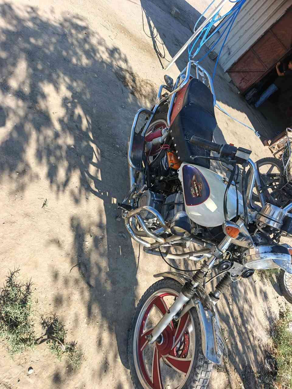 مطور للبيع اروق ماكو نضيف سلف شغل لايتات شغل سعر 375 ألف بي مجال شي شي استفسار عل رقم ***********
