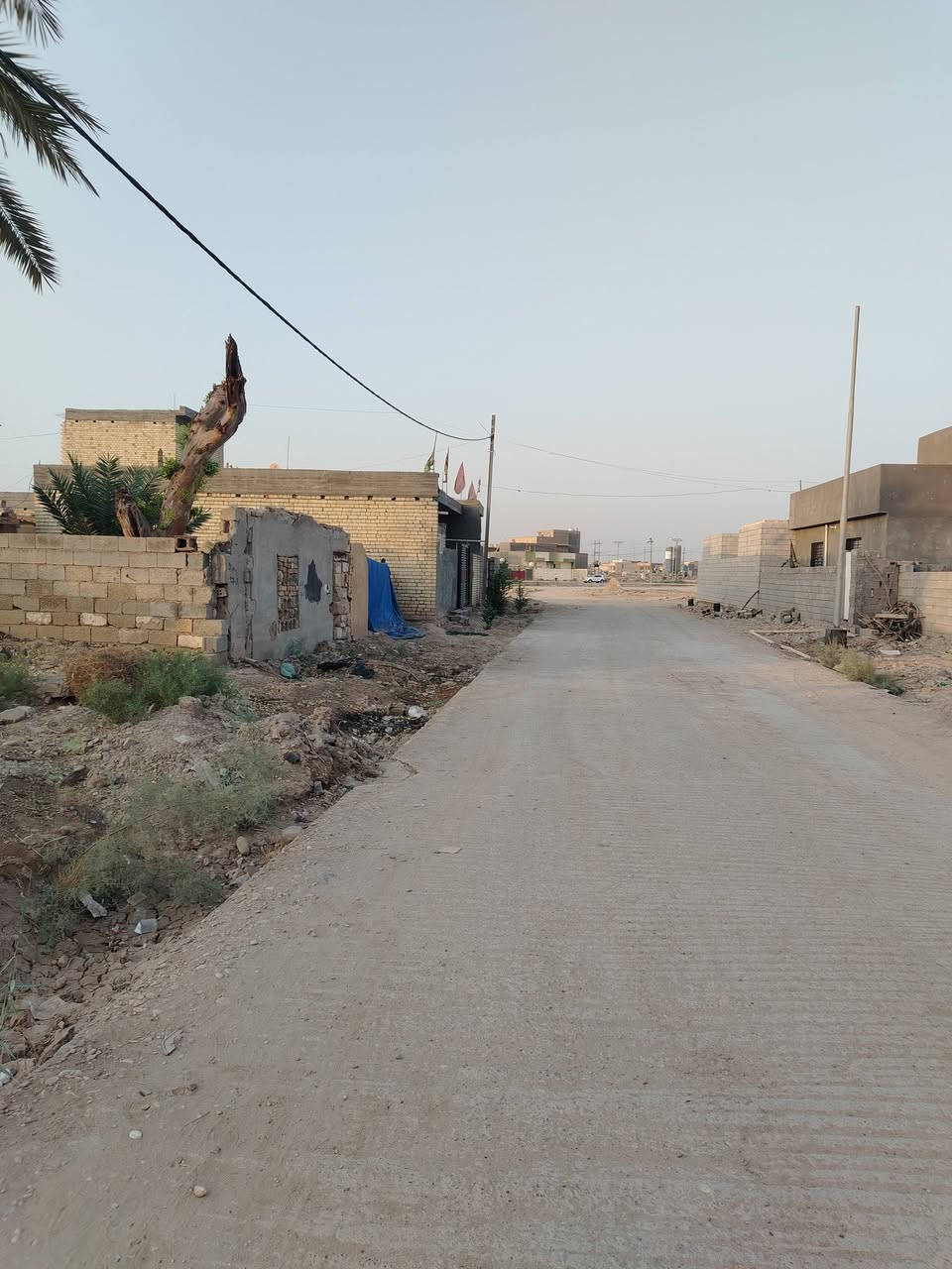 قطعه للبيع حي الفرات ١٥٠ متر طابو صرف
بيها رباط ارضي يتكون من ٢ غرفة نوم وصاله ومطبخ واستقبال متوفر فيها خدمات

قرب ساحه التشابيه والمدرسة العراقيه

بينها وبين العابرات ساحه خضراء
