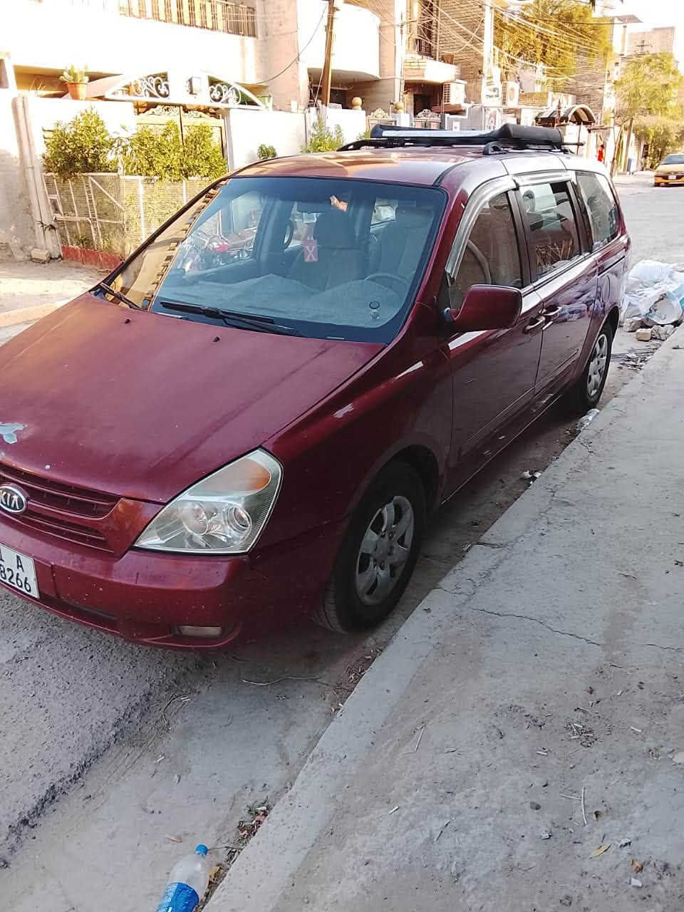 سلام عليكم كيا سيدونا  مراوس كيا سبورتج او بيوايدي عاليه 
الموديل 2006
الون احمر 
مكينه وكير مكفولات 
بيها منضومه غاز 
صبغ بيها صبغ بس اني اكول احزام حتى ماتفاشل 
رقم بفداد الجديد 
العنوان بغداد 
***********
