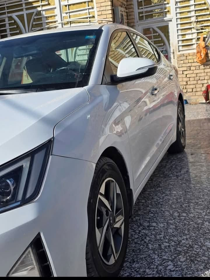 سلام عليكم نتره البيع موديل 2019 شكل 20 خليجي مكينه 2000 سياره فول واحد علا واحد سياره مكفوله كفاله عامه ما عده طخه بخشم البنية وشوي بل جاملغ بنفس صفحه سياره جاهزه تخم تايرات سياره جاهزه ما ناقصها شي رقم بغداد مكان ميسان العماره ***********. وتساب متواجد.  ***********
