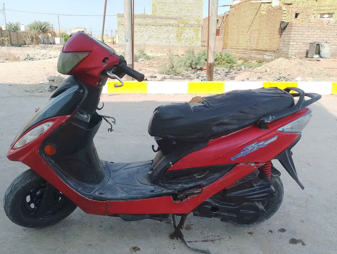سلام عليكم ماكس جي فور البيع كهربايات شغاله اشاير لايتات سلف دراجه نضيفه وحلوه سعر 400وبيه مجال ***********
