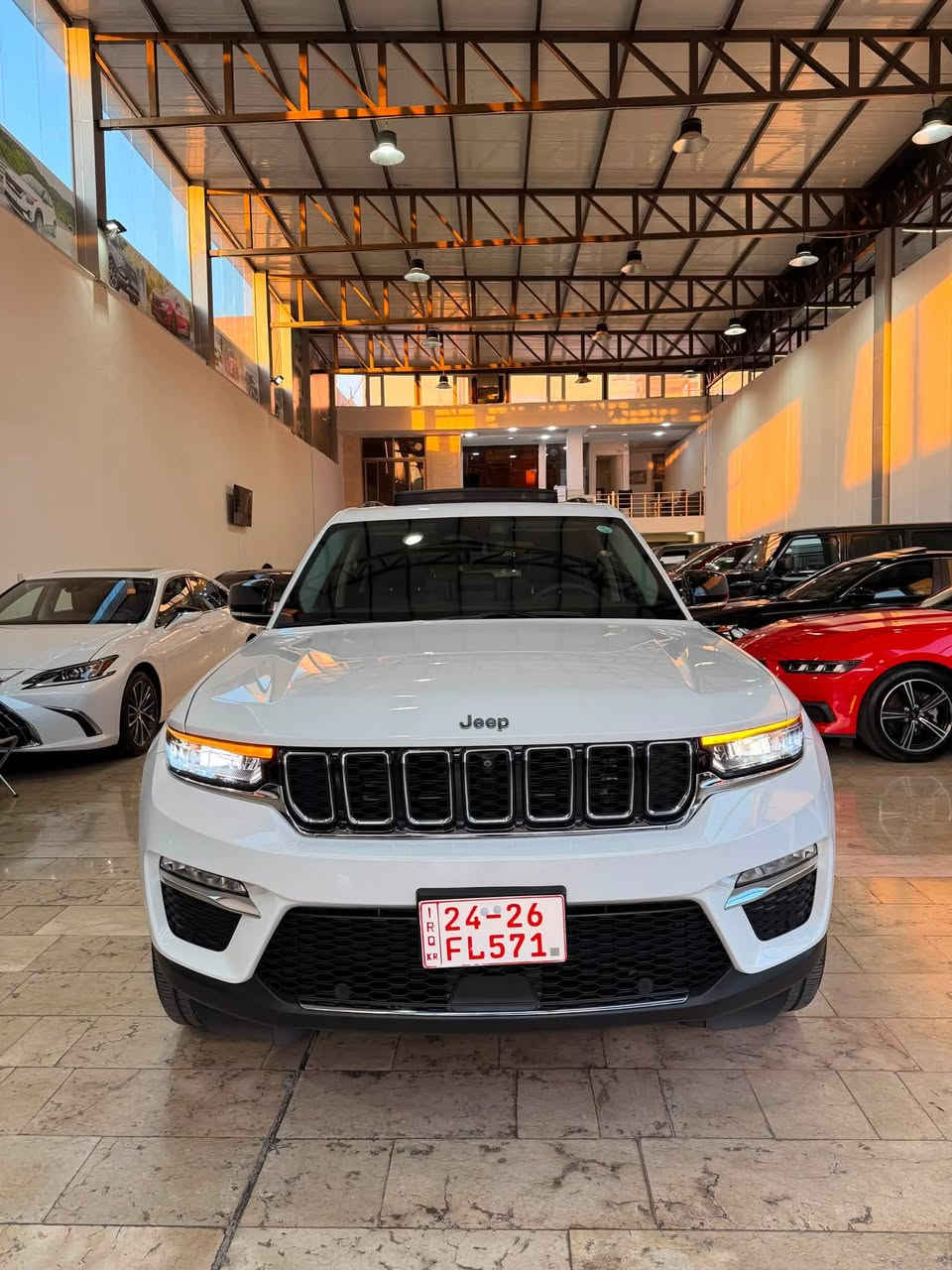 Jeep 2024 hybrid 
السيارة فول فول مواصفات ٢ قطعة كلير بخ امريكي 
ماشية 17 الف ميل
السعر 33.500$
الهاتف ***********
