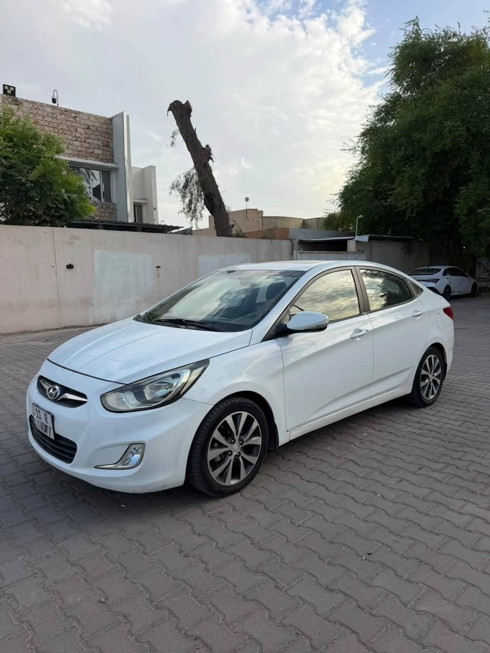 السلام عليكم مراوس او بيع اكسنت 2015 خليجي فول مواصفات السيارة رقم بغداد سنوية بسمي صبغ ربع بنيد و دوسة محرك كير تبريد كفالة السيارة بدون نقص السعر 93 ومجالها حك الجية للتواصل *********** مكاني بغداد منطقة الشالجية
