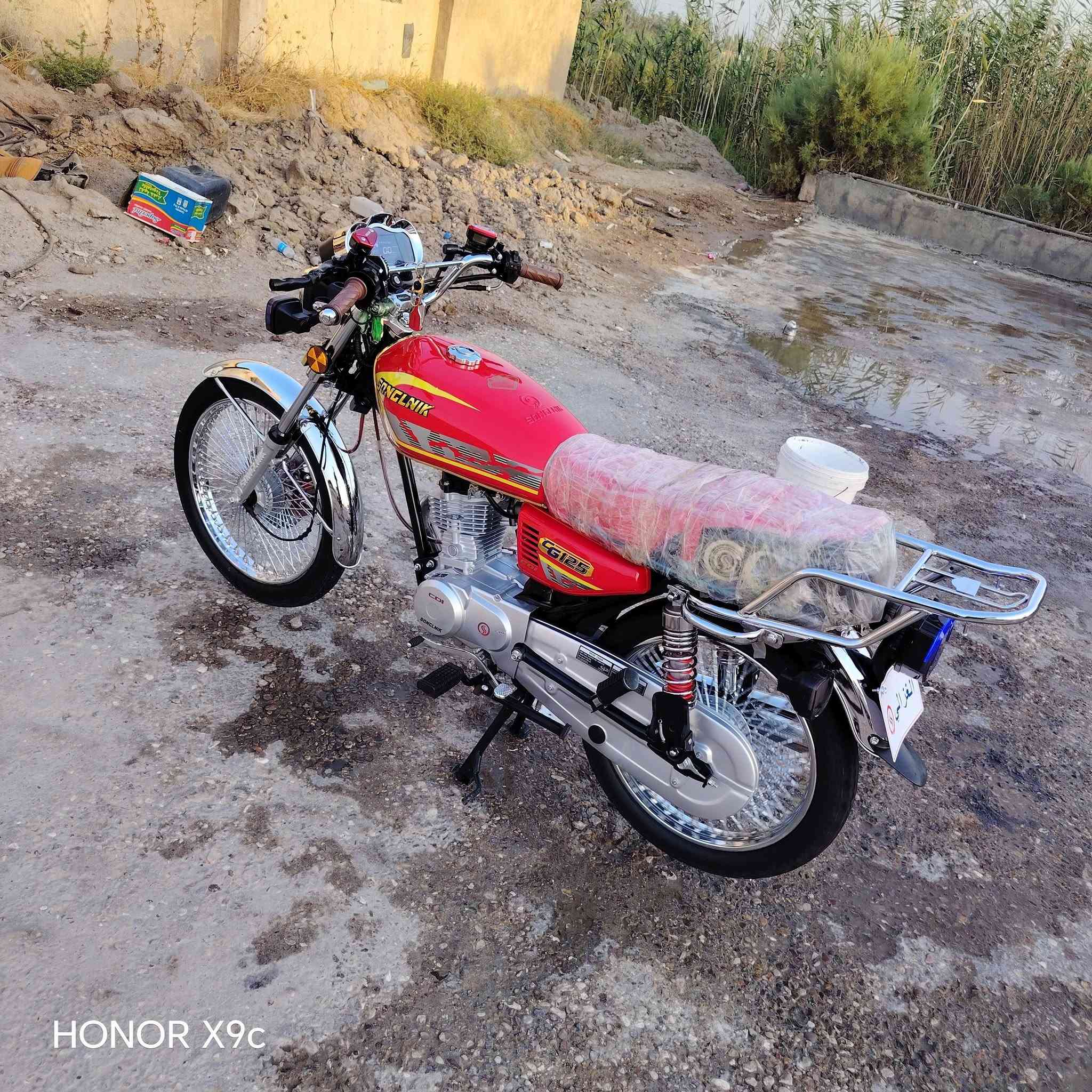 ***********
سعر 750 قفل

نص مكتوب في الصور:
- HONOR X9c