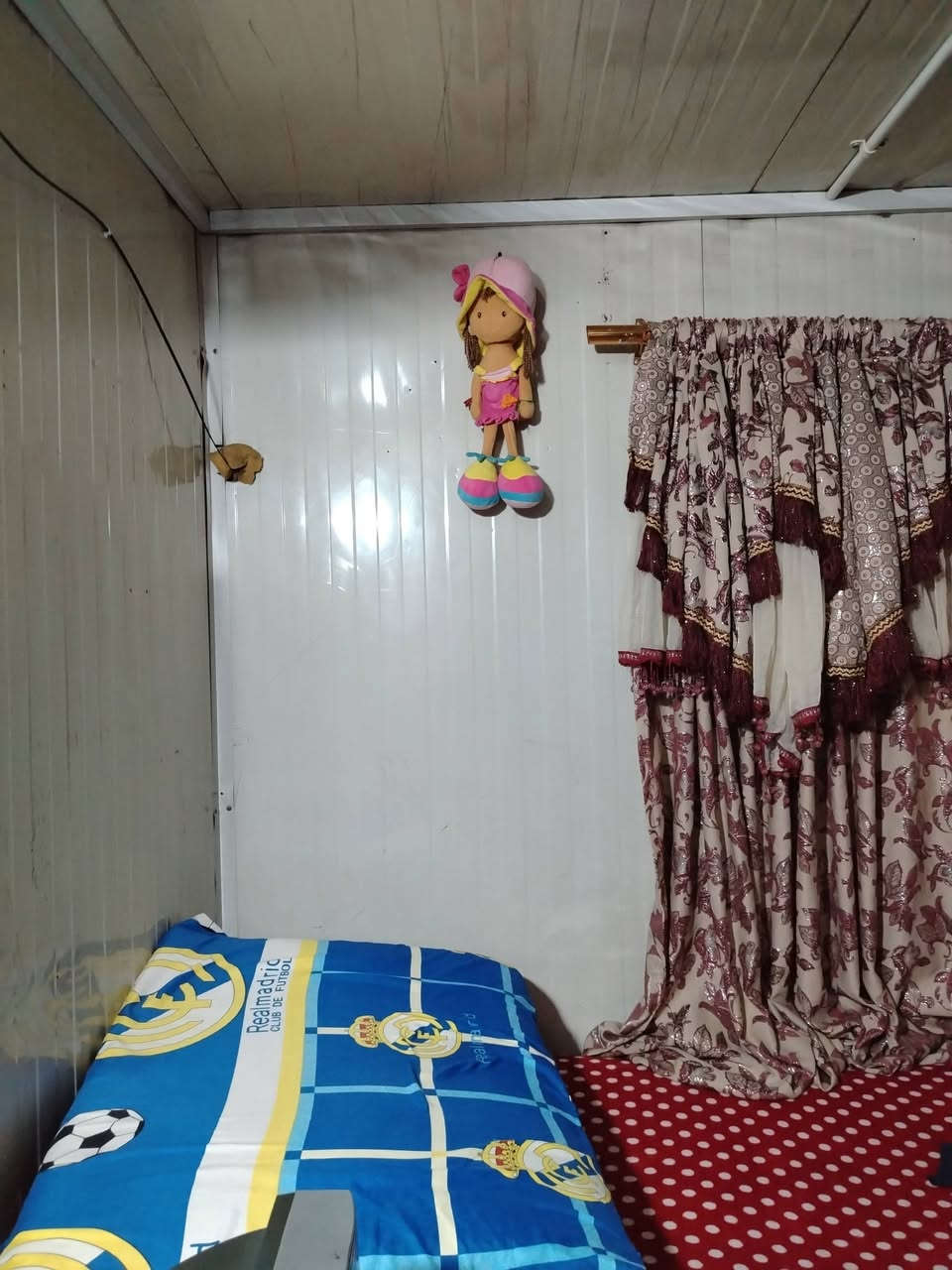 بيت كرفان للبيع يم مجمع الامام علي قرب كلية العلم الشراي يتصل ع هذا الرقم ***********
