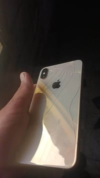 آيفون XS ماكس ٢٥٦ • مكفول • ظهر مفطر