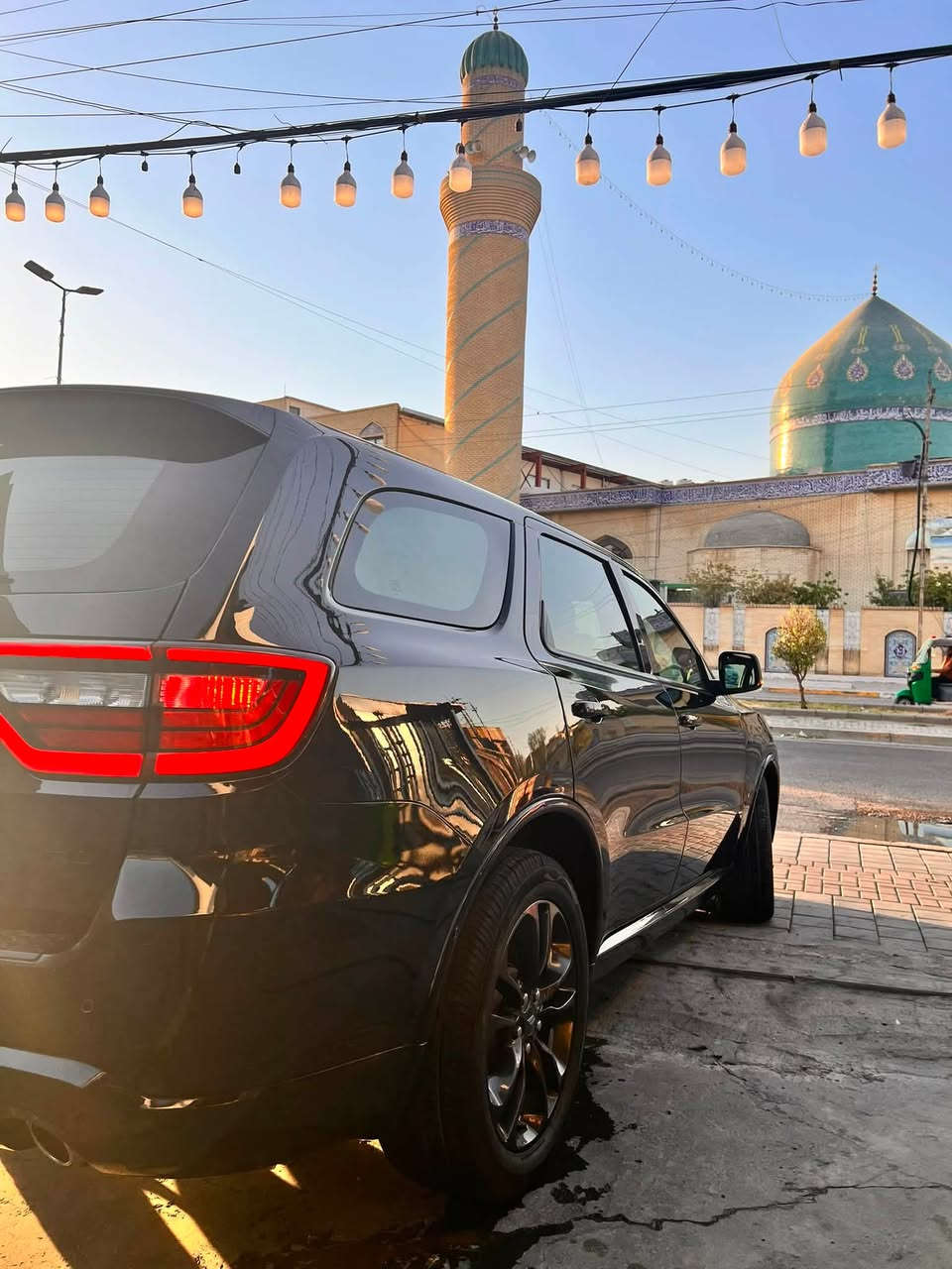 دوج دورنكو 2022
🔥 المواصفات العامة:

* 🇺🇸 أمريكية الصنع
* ⚙️ محرك HEMI V8 5.7L
* 💪 قوة 360 حصان
* 🔥 عزم 529 نيوتن.م
* 🕹️ ناقل حركة أوتوماتيك 8 سرعات
* 🛞 دفع رباعي AWD
* 👥 3 صفوف / 7 ركاب
* ⛽ بنزين
* 🏁 أداء رياضي مع صوت V8 مميز
* 🛻 قدرة سحب عالية تصل إلى حوالي 3.3 طن
* 💺 مقصورة فاخرة وتجهيزات R/T Max
* 📱 شاشة ترفيه ومزايا اتصال
* 🔊 نظام صوت فاخر حسب التجهيز
* 🛡️ أنظمة أمان ومساعدة للسائق
* 🖤 تصميم رياضي وواجهة هجومية
*💺داخل دم الغزال
* رقم الشاصي 1C4SDJCTXNC190954
DODGE DURANGO R/T MAX — V8 5.7 HEMI 🔥

السعر خاص واتساب او الاتصال ع الرقم الاتي
 ‭ ‬ ***********
