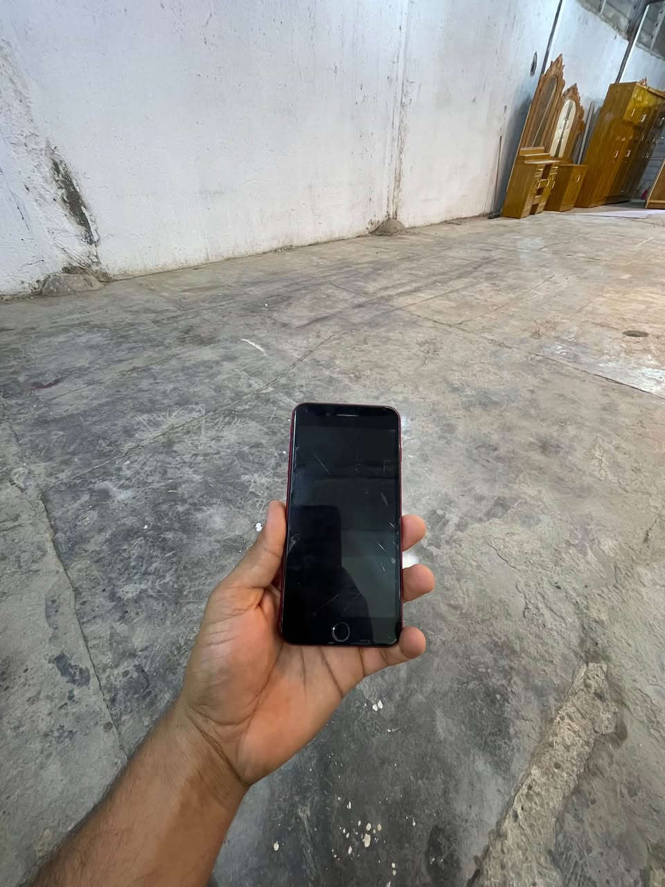 آيفون ٨ بلس • ٦٤ • نظيف