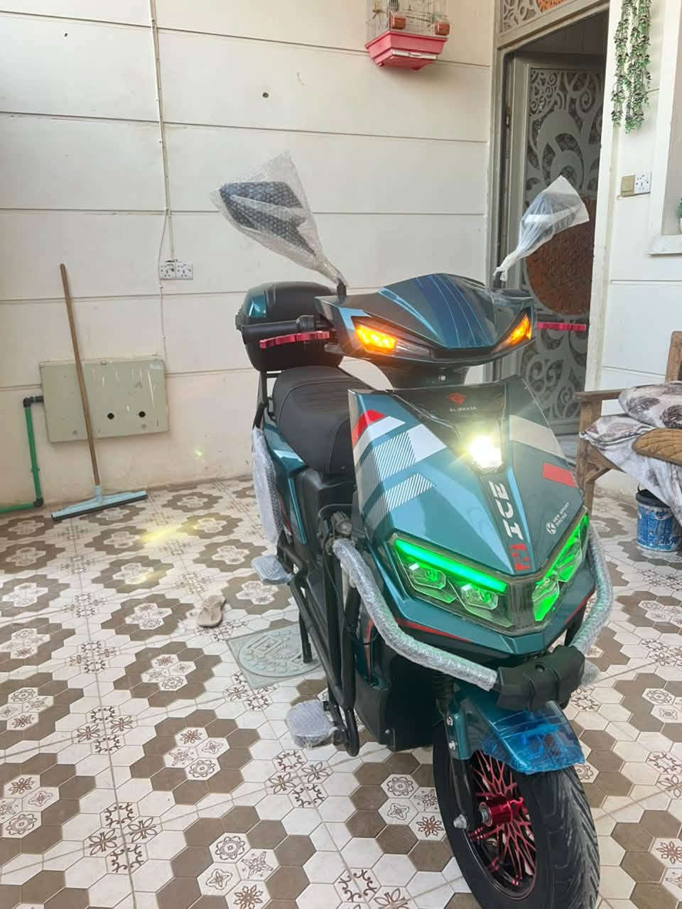 دراجه شركة الماسه 💎
موديل2026
موطور بالكارتون جديد
(اخو الزيروو مستخدم شي قليل جداً مكفول حتى من شخط ...)
(بطاريات عدد 6 على فحص ) 
فول مواصفات  «ملف 3500W)
(نظام  R) (نظام P)
(مخرج شحن USP) 
(سرعة 99 حقيقي) (سرع 4)
(سويجات +بصمات+كرتات)
(مثبت سرعة) 
لايت زنون عالي ناصي 
سماعة بلاتوث بلادي 
جنطه خلفيه بلاديه
اشاير يمنة يسرة دبل اشارة
السعر 700الف
الموقع داخل الرمادي 
الاستفسار :***********
