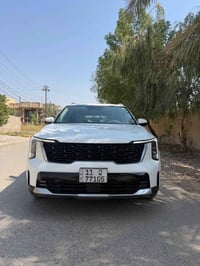 للبيع  كيا سورنتو 2025  داتا شو  ويل 20  سته سلندر  سبعه راكب  دبل كام...