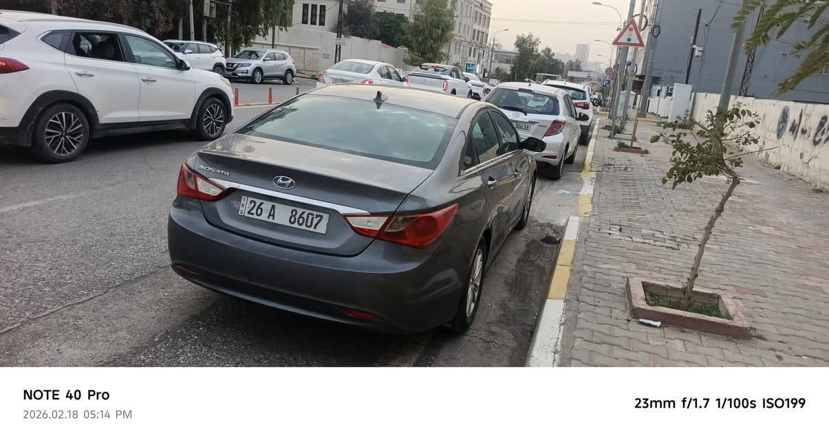 السلام عليكم
للبيع سوناتا وارد أمريكي  بيها طختين ازغار بل باب السايق  والسكن السونار جدام العين الاستفسار ***********
