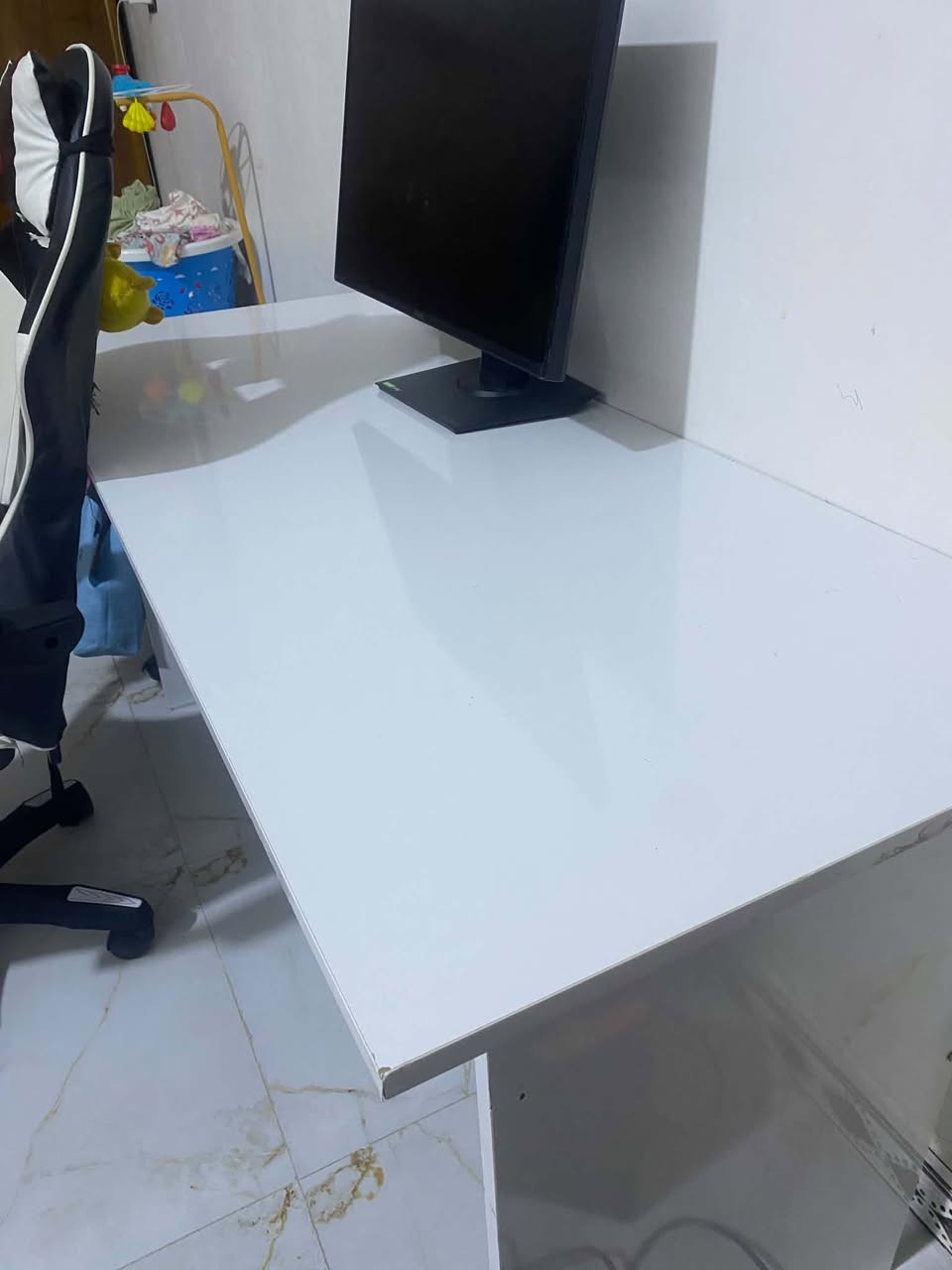ميز وكرسي • شاشة ASUS TUF ٢٧ • يو بي اس ١٥٠٠