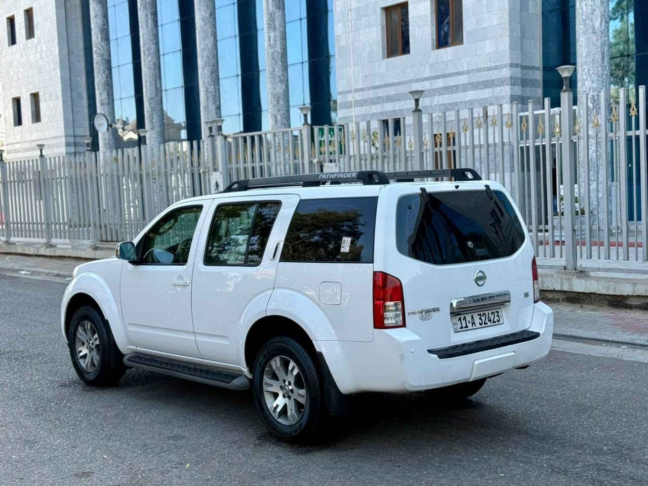 نيسان باتفندر • لمتد فول • رقم نكليزي