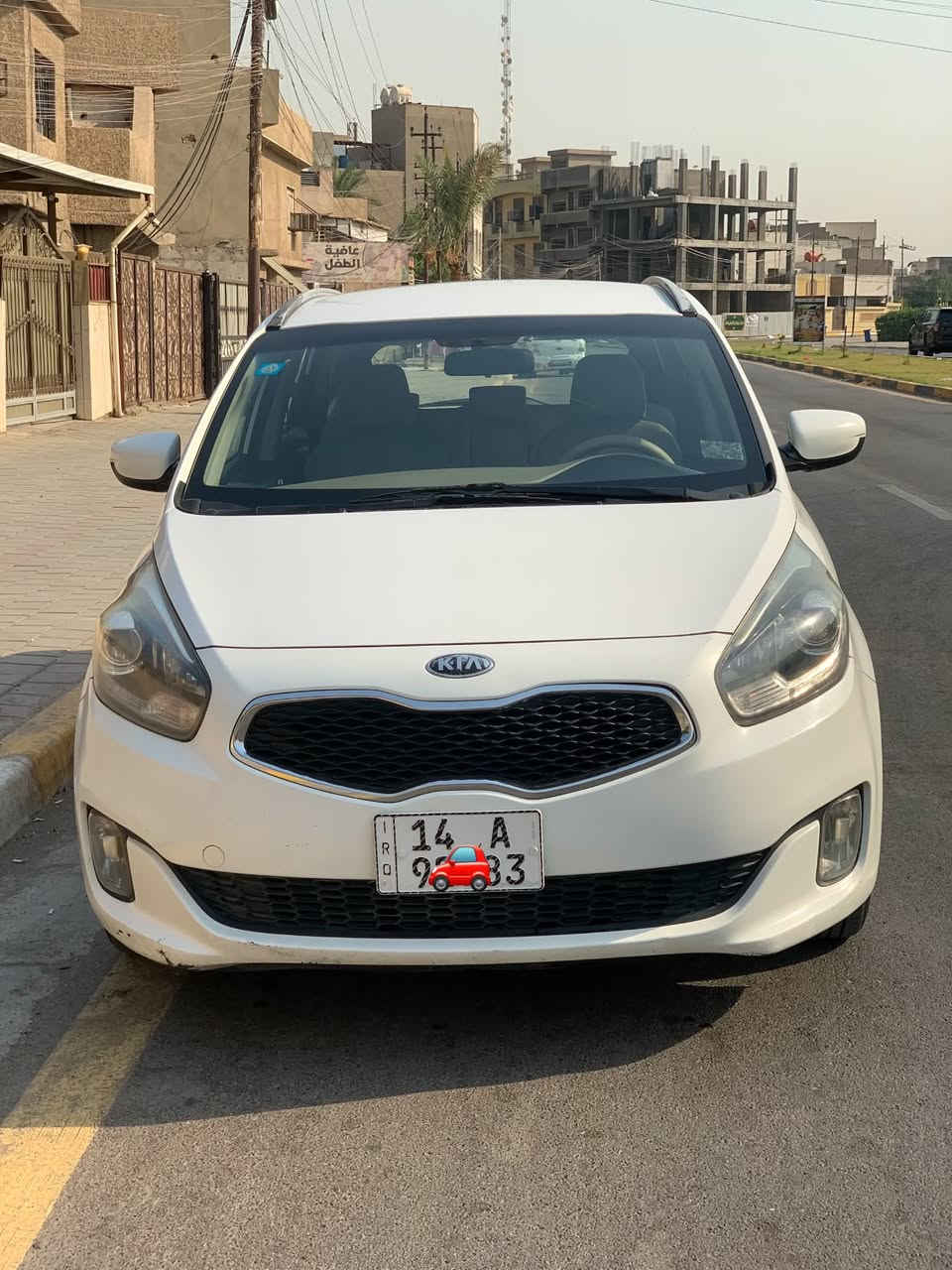 السلام عليكم كيا كارنز ٢٠١٤خليجي  شركه دوليه مكفوله من صبغ وبارد بيها نص دوسه صبغ فقط رقم بصره جديد دولي ب اسمي مواصفاتها معروفه 
سبعه راكب 
مكينه ٢٠٠٠
ماشيه١٣١
عنوان بغداد البلديات رقم تليفون***********
