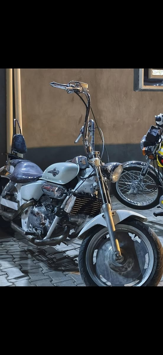 سلام عليكم هوندا ماجنا 250 cc معمره تعمير جديد بال كامل صالنصات دبل رياضيه سترين طويل تجوه خلفيه طويله كلاسك تبريد راديتر احطلها بس ماء زيتي مداريها اكثر من روحي الدراجه مابيها اي نقص كفاله عامه ترايك وين ميعجبك نقصها فقط البريك الامامي السعر مليون و250 وبيها مجال للشاري عنواني النجف حي الغري رقمي ***********
