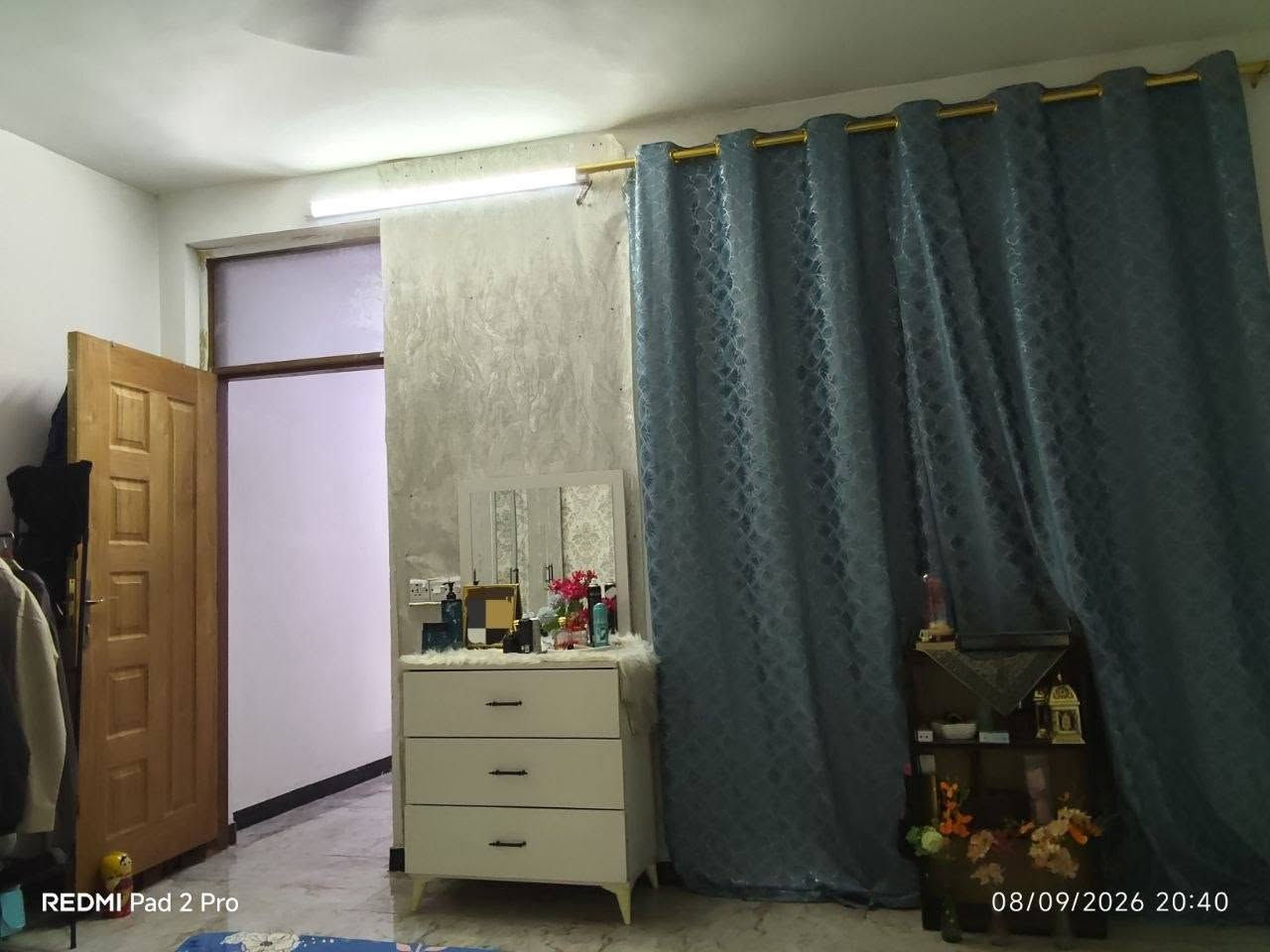 من رخصة الادمن
بيت للبيع ١٠٠م طابو زراعي ٢٥ طابق ونص  نهاية الاربع شوارع منطقة ابو ريسان الفرع ٦ يحتوي غرفة استقبال وصالة وغرفة نوم 
الطابق الثاني يحتوي على غرفة نوم وحمام وصالة
البيت يحتاج إلى شتايكر في السطح
للاستفسار على الرقم *********** واتساب
