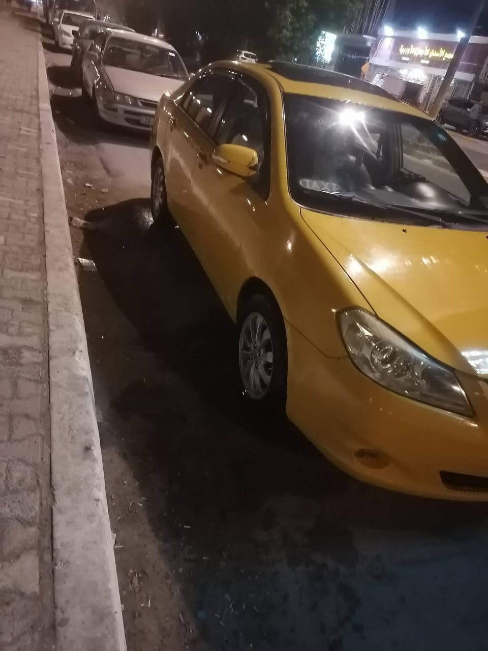 بيوايدي G3السياره نضيفه مكينه كورله صار بيه حادث بل بجم لحت الغد تقريبن رجع ٣ اصبع والباب مال السيق مبدل فقط حداديه ٦٠ بل ميه للستفسار التصال عله الرقم *********** مكاني نجف كوفه
