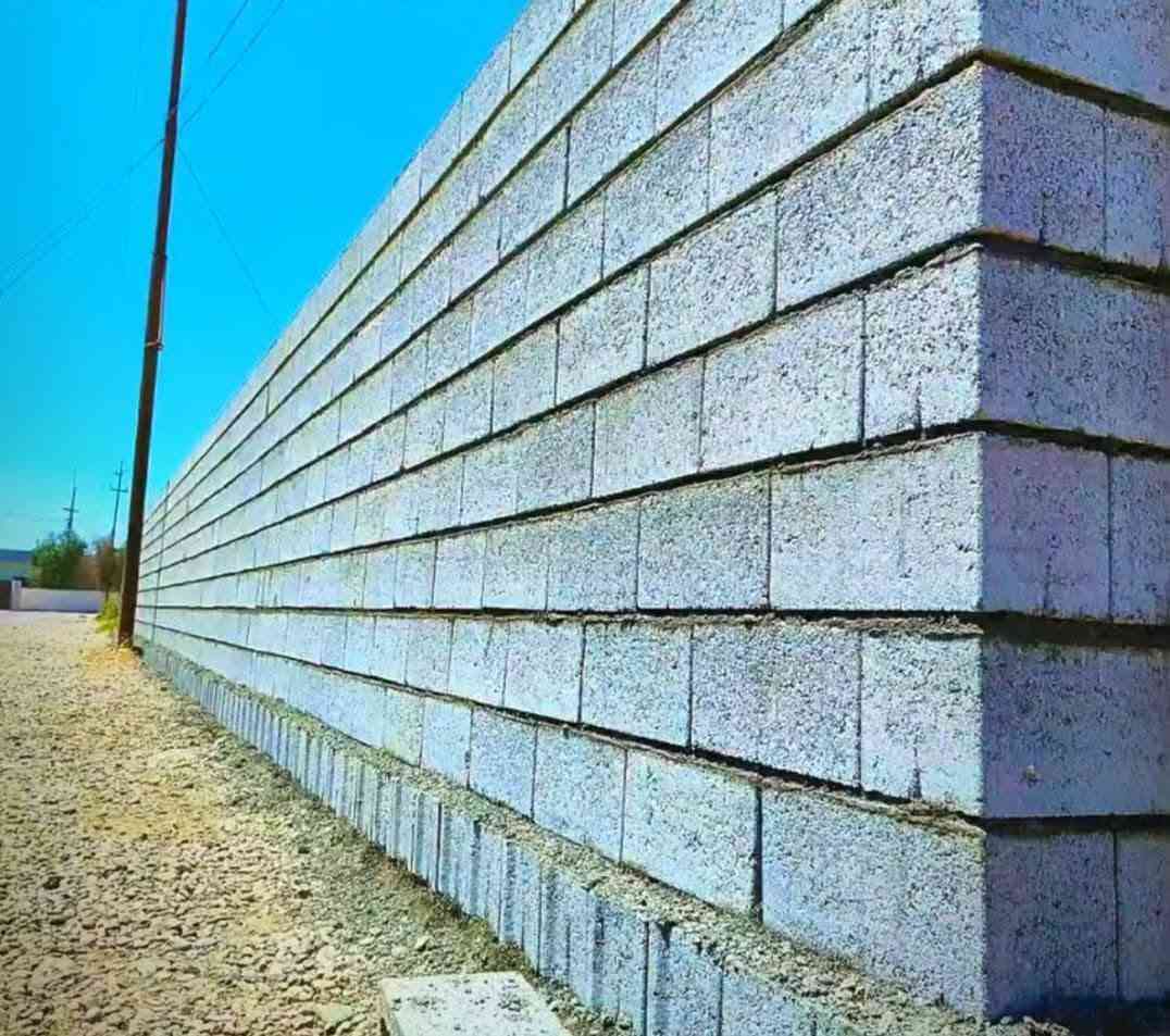 خلفة بناء #بلوك وحجر بأسعار مناسبه ***********
