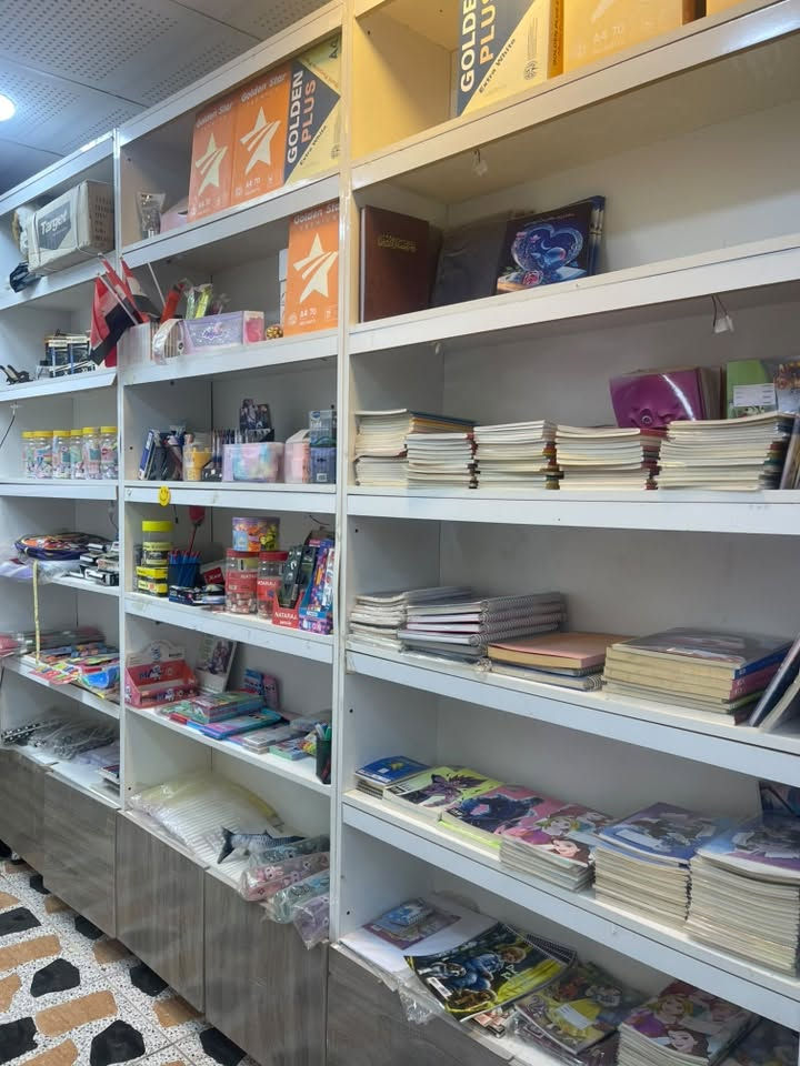 مكتبه للبيع اتصال ***********
