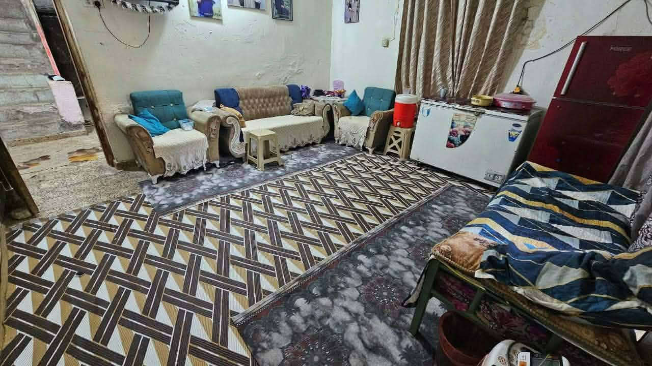 طابوصرف المساحة200م طابقين عكاده نظيف مرتب موقع وخدمات مميزات ما مطلوب السعر مناسب135
ثلاث غرف نوم صالتين استقبال مطبخ صحيات داخلية خارجية حمام منور كراج سيارة حديقة
الديوانية حي النهضة قرب معمل ثلج الحيدري 
***********
