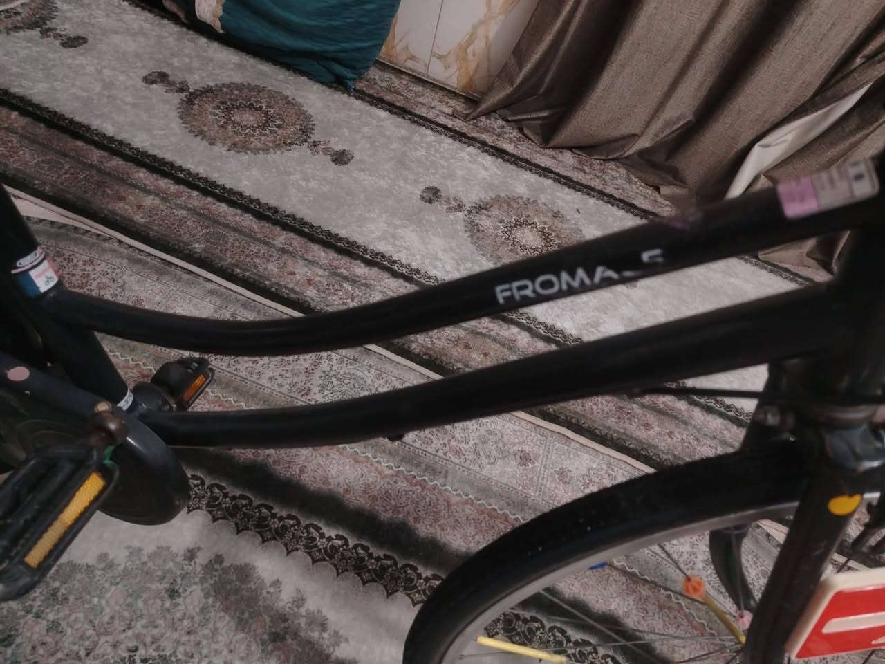 بناتي • اسود • نضيف